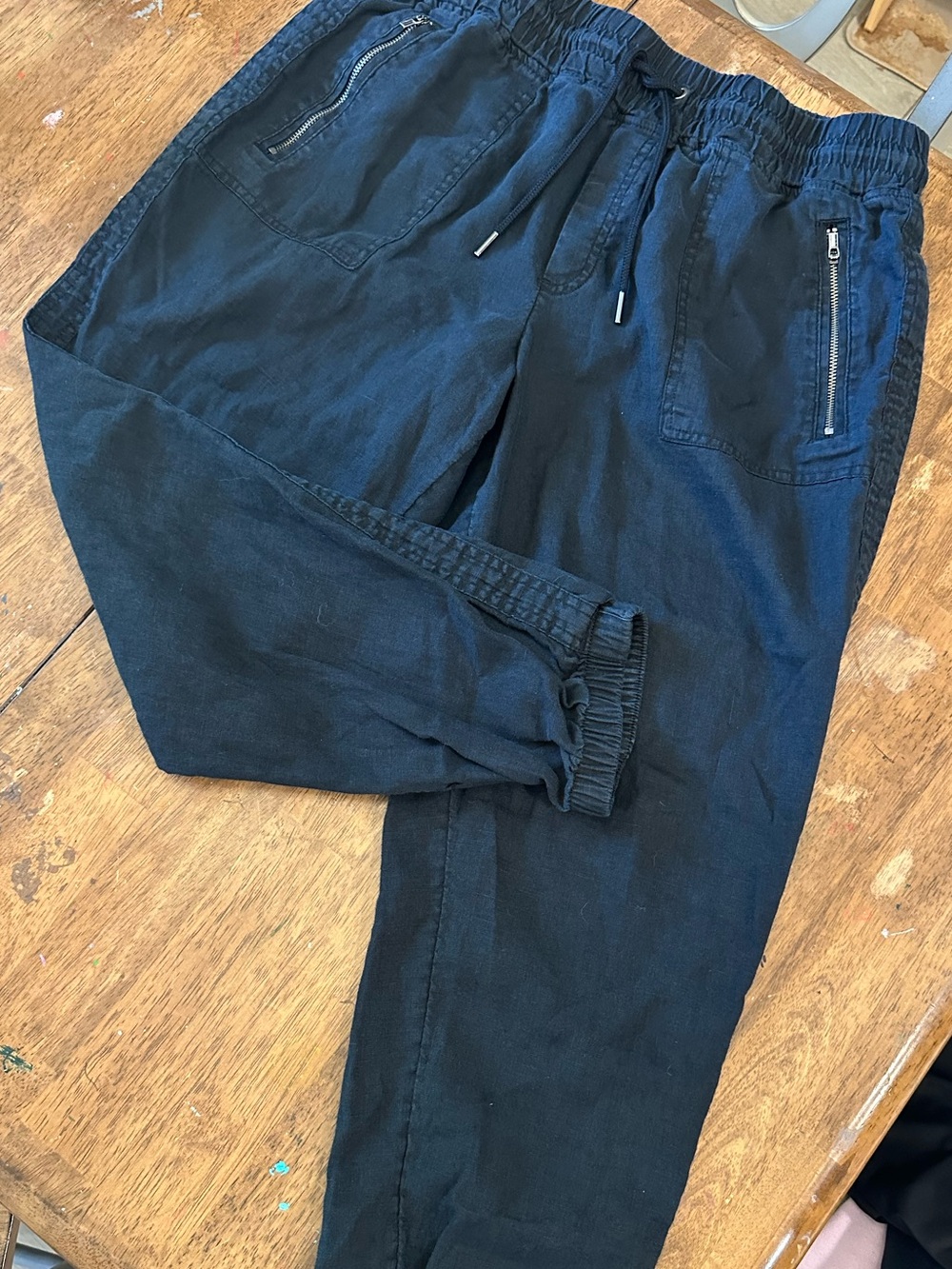 Athleta Cabo Black Linen Jogger Pant with Zipper Pockets and tapered Leg